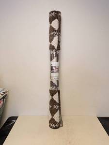 lot 28 image: NEW THRESHOLD AREA RUG (BROWN & WHITE PATTERNED) 5x7