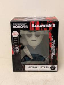lot 42 image: HANDMADE BY ROBOTS HALLOWEEN 2 (MICHAEL MYERS)