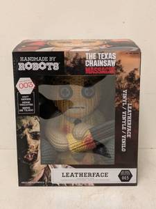 lot 43 image: HANDMADE BY ROBOTS THE TEXAS CHAINSAW MASSACRE (LEATHERFACE)