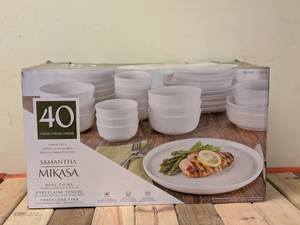 lot 68 image: MIKASA (SAMANTHA) DINNERWARE SET 38PC.