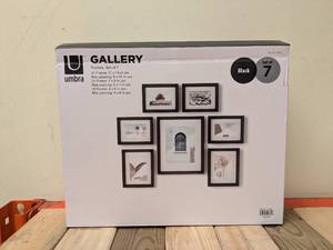 lot 84 image: UMBRA GALLERY FRAMES SET