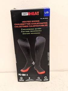lot 152 image: 32 DEGREE HEAT HEATED SOCKS-LARGE