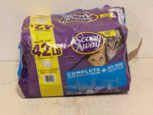 lot 206 image: SCOOP AWAY VALUE SIZE CLUMPING CAT LITTER 42LB