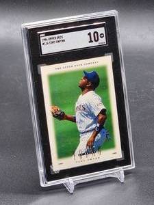 lot 93 image: 1996 Upper Deck Tony Gwynn Baseball Card #116 SGC 10