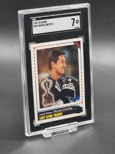 1992-93 Score Wayne Gretzky Hockey Card #525 SGC 7