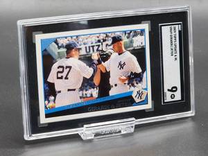 2009 Topps Update Derek Jeter Baseball Card #UH69 SGC 9
