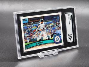 2011 Topps Ichiro Suzuki Baseball Card #200 SGC 10