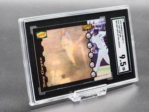 1996 Pinnacle Dennys Tony Gwynn Hologram Baseball Card #15 SGC 9.5