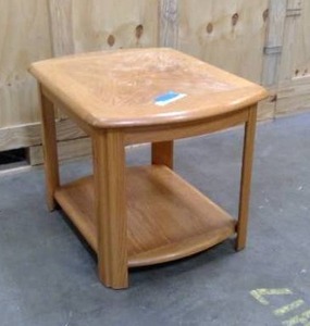 lot 35 image: Solid Vintage Oak End Table