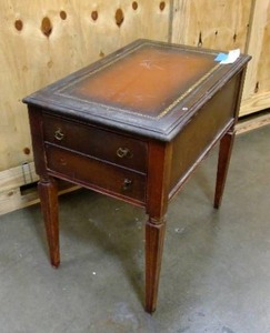 lot 39 image: Antique Mahogany Side table with Tooled Leather Top