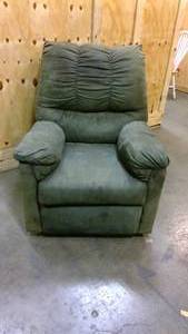 lot 48 image: Green Mircofiber Recliner