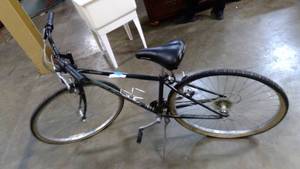 lot 67 image: Adult Schwinn Range Mountain Bike