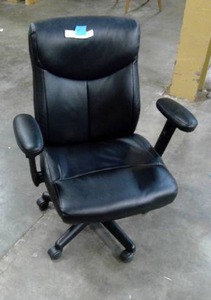 lot 78 image: black leather office xhair