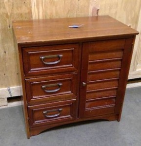 lot 85 image: Vintage style wooden storage cabinet