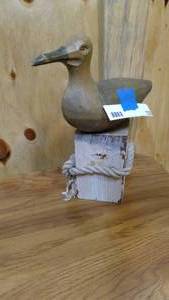 lot 133 image: Handcrafted vintage shorebird wood sculpture 12