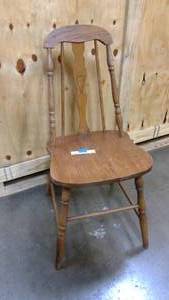 lot 121 image: Antique Colonial Style key hold side chair