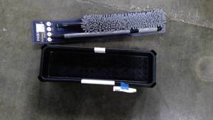 lot 161 image: Vesken rollings plastic rack and flexible duster set