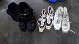 lot 162 image: Trak cross county ski shoe size 43, Aplina size 40, and ski boots Anthea Lange size 26.5