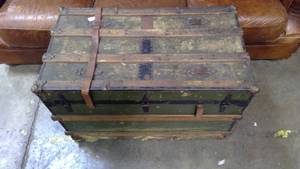 lot 165 image: Antique flat top steamer trunk