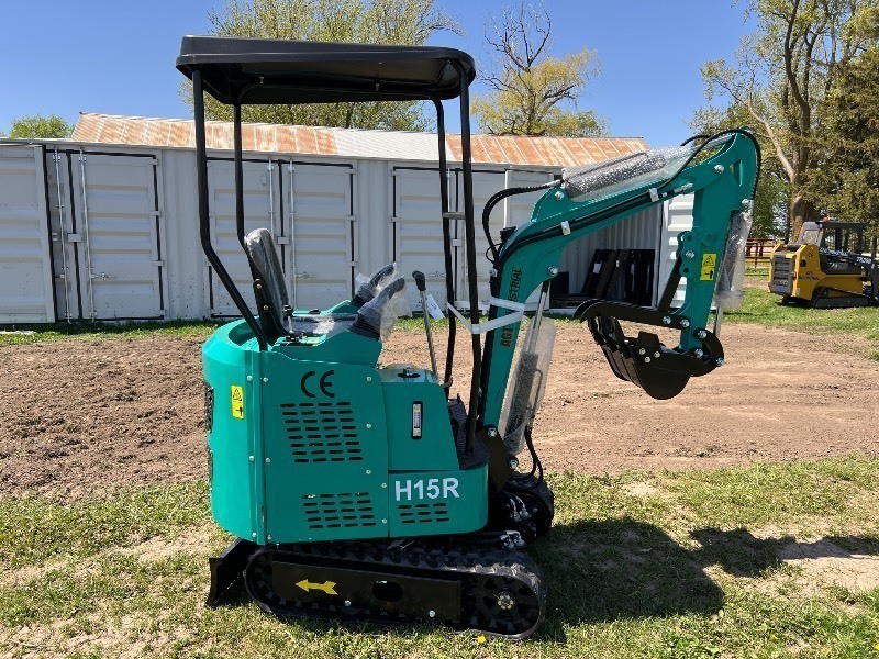 lot 1098 image: CFG Mini Excavator (H15R)