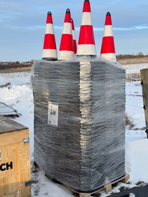 lot 9329 image: SDLANCH Safety Traffic Cones (IRSTC) - Qty 250
