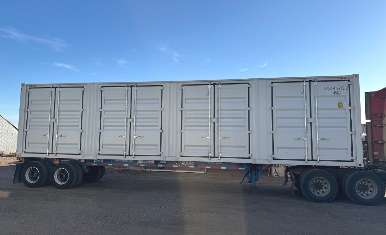 lot 450 image: LYGU4182652  One Trip Shipping Container, 4 Side Doors, 40 High Cube