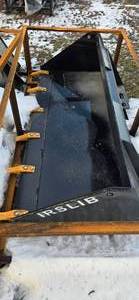 lot 4060 image: SDLANCH 72 Skid Steer Bucket, IndustrialTeeth (IRSLIB)