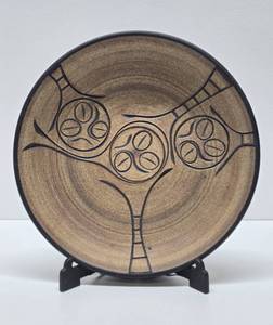lot 32 image: Large Signed Modernist Design Art Pottery Platter&nbsp