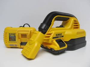 lot 10 image: Excellent Working DEWALT Cordless Wet Dry Vac wBattery &amp Charger