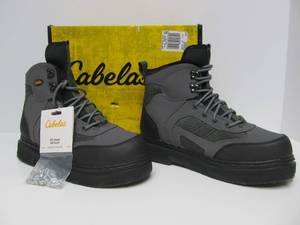 lot 12 image: Brand New CABELAS Mens Wading Boots - Size 10