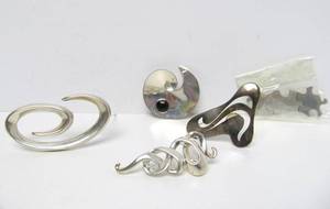 lot 142 image: Group of New Unworn Sterling Silver Brooches  Jewelry&nbsp#24