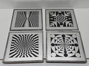 lot 43 image: Set of 4 Vintage 1970s Psychedelic Op-Art Mirror Wall Displays