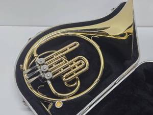 lot 51 image: HOLTON Model S650 French Horn wCase