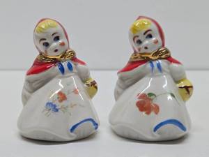lot 184 image: Set of Vintage Little Red Riding Hood Salt &amp Pepper Shakers