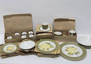 lot 200 image: Large Group of New in Box Vintage PremStone Dishware&nbsp