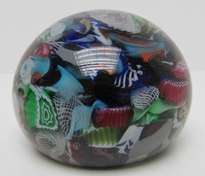 lot 252 image: Beautiful BILL BURCHFIELD Cape Cod Glass Paperweight