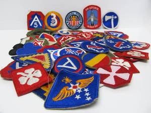lot 276 image: Collection of Old Vintage US Military Patches #4