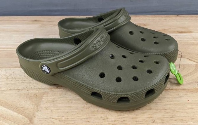 lot 68D image: Crocs Green Clogs Mens 7, Womens 9 - Brand New