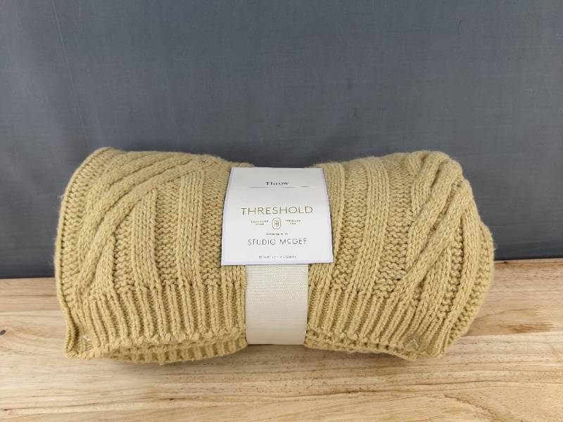 lot 164 image: Threshold Throw Studio McGee 50 x 60 Tan - Brand New