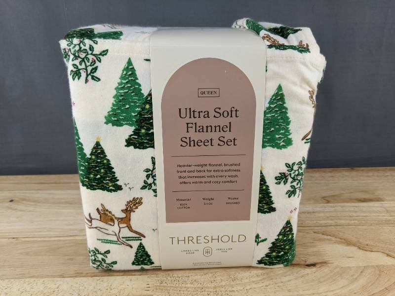 lot 173 image: Threshold Ultra Soft Flannel Sheet Set - Queen - Brand New