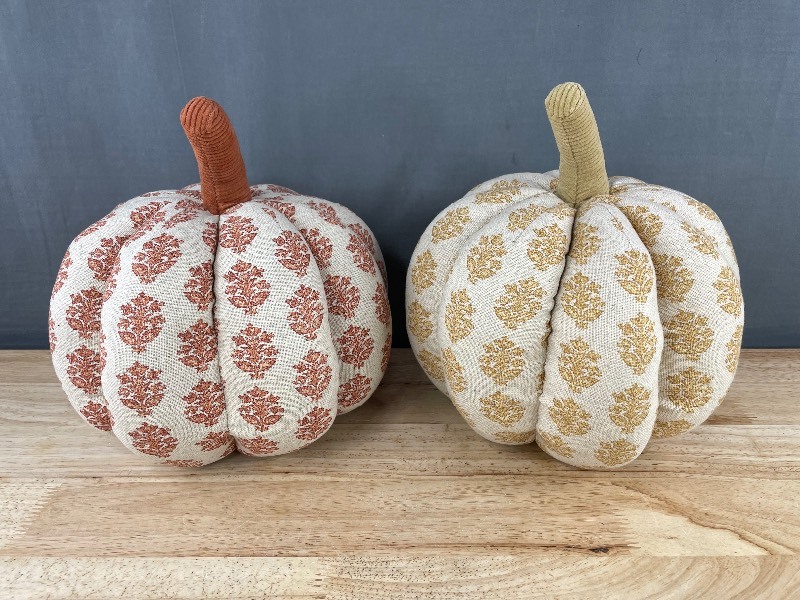 lot 68C image: Threshold Pumpkin Toss Pillow 9.5 x 10.5, $30 Retail - Brand New