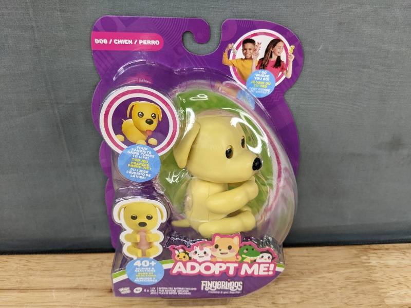 lot 70J image: Brand New Fingerlings Interactive Dog Toy with 40 Sounds and Reactions