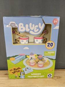 lot 215 image: Bluey Wooden Tea Party Set - Brand New&nbspT
