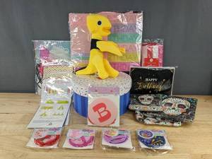 lot 161 image: Hallmark Inspirations Happy Birthday Decor Set - Brand New