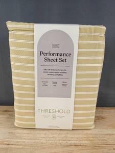 lot 125P image: Threshold Performance Sheet Set - King Size - Yellow Striped - Brand New