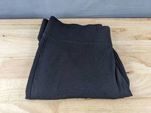 lot 257 image: Black Leggings - Womens Size Large - New&nbspT