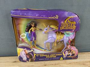 lot 285 image: Unicorn Academy Sophia &amp Light Magic Wildstar - Brand New&nbspT