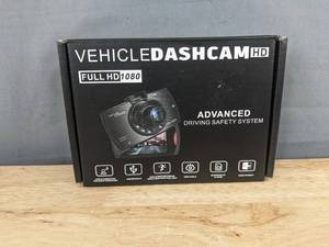 lot 31Q image: Vehicle Dash Cam HD - FHD 1920x1080, 2.4in LCD, AVI, TF Card 32GB - Brand New&nbspA