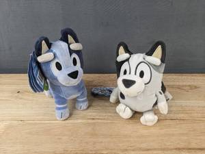 lot 347 image: Bluey & Muffin Plush - Brand New&nbspT