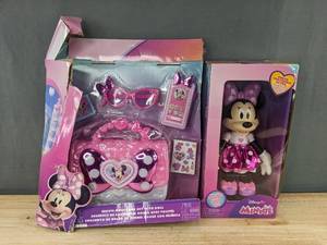 lot 93Q image: Disney Minnie Mouse Bag Set and Minnie Mouse Doll - Brand New&nbspT